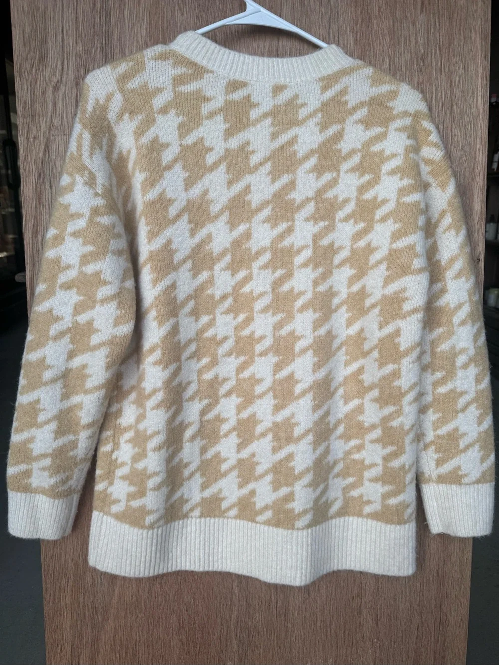 LOFT Cream and Beige Houndstooth Crewneck Sweater - Picture 5 of 5